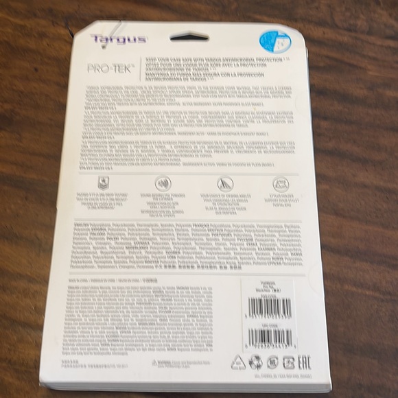 Targus Pro-Tek Tablet Case for iPad (7/8th) 10.2-inch, iPad Air 10.5-inch - Picture 2 of 6